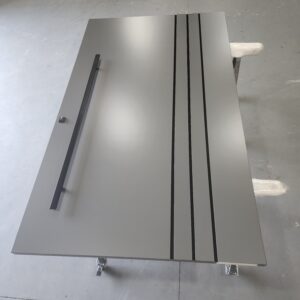 Porta em ACM Dark Grey com frisos preto fosco - Imagem 3