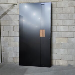 Porta em ACM preto fosco com puxador especial Wood Jatobá - Imagem 2