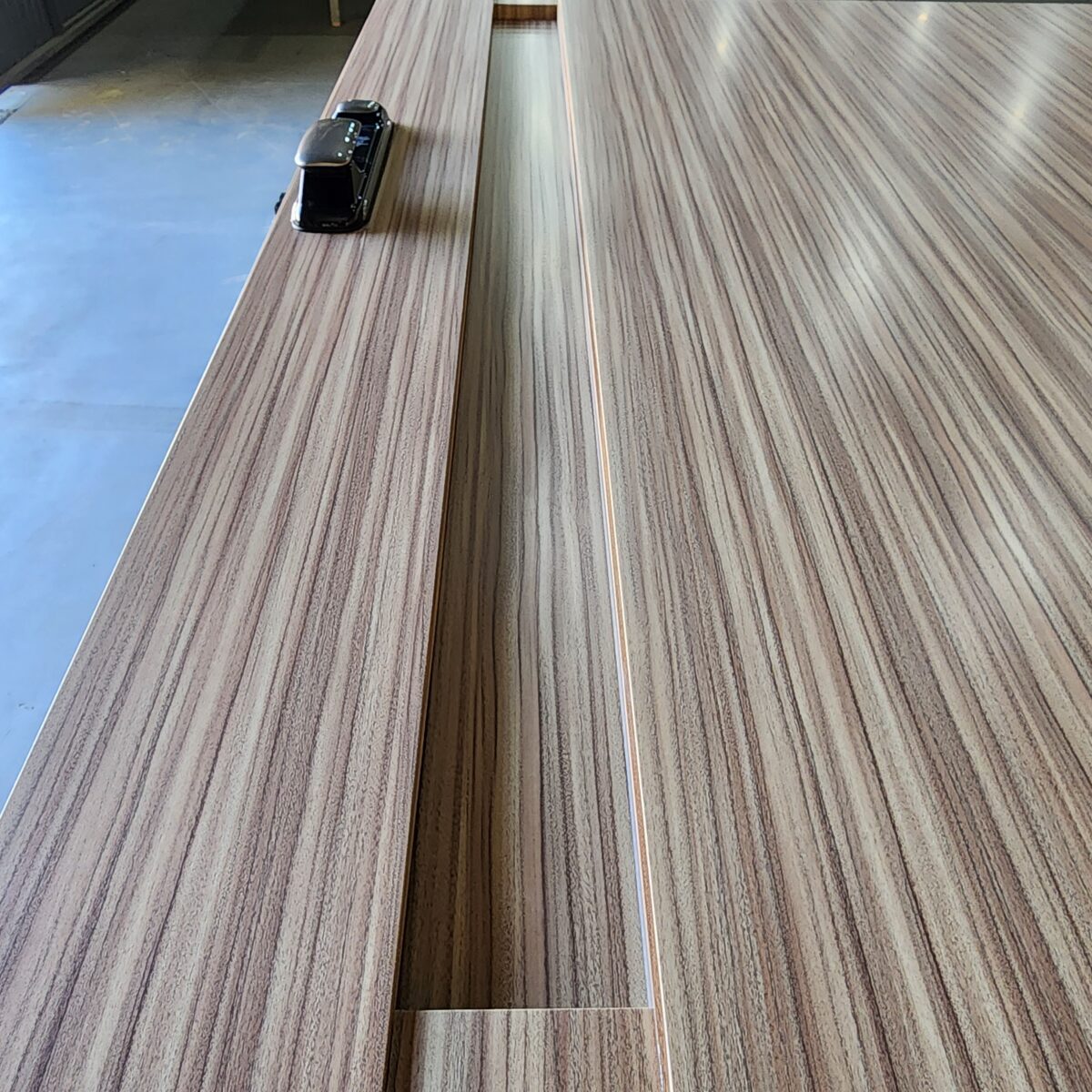 Porta em ACM Wood Carvalho Mel com puxador cava - Imagem 5