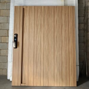 Porta em ACM Wood Carvalho Mel com puxador cava