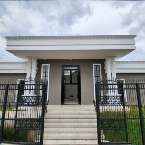 Porta em ACM modelo colonial exclusivo com dezenas de detalhes especiais - Imagem 5