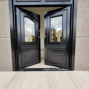 Porta em ACM modelo colonial exclusivo com dezenas de detalhes especiais - Imagem 10