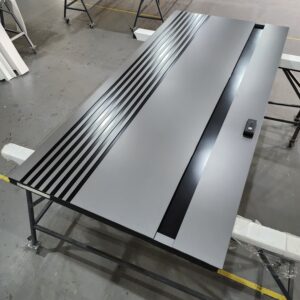 Porta em ACM Dark Grey com frisos na cor preto - Imagem 4