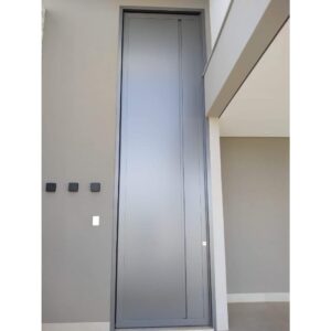 Porta em ACM cinza com puxador cava na própria porta - Imagem 2