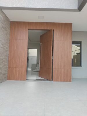 Porta em ACM Wood Mogno com painéis fixos - Imagem 2