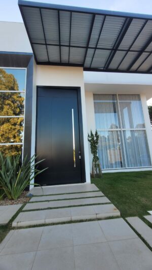 Porta em ACM preto fosco com fechadura Samsung digital - Imagem 2