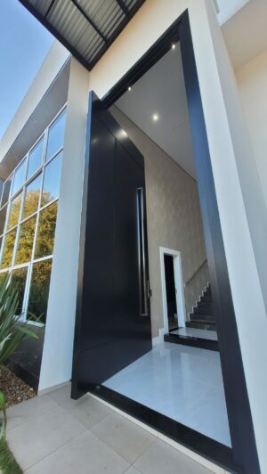 Porta em ACM preto fosco com fechadura Samsung digital - Imagem 6