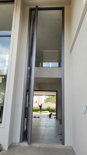 Porta em ACM modelo colonial chapa Dark Grey - Imagem 7