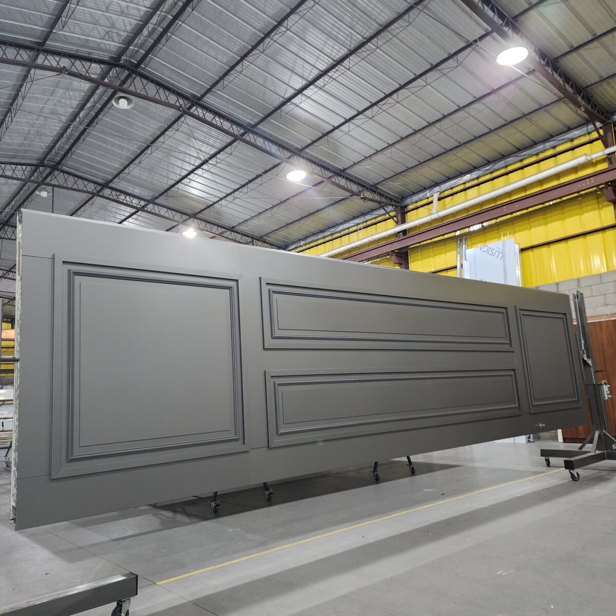 Porta em ACM modelo colonial chapa Dark Grey - Imagem 6