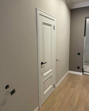 Porta kit pronto especial com apliques de moldura e almofadas - Imagem 3