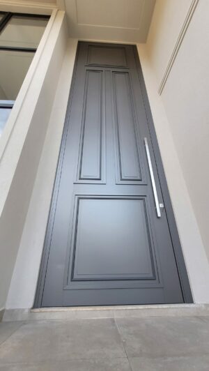 Porta em ACM modelo colonial chapa Dark Grey - Imagem 4