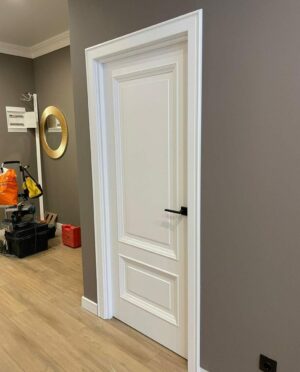 Porta kit pronto especial com apliques de moldura e almofadas - Imagem 2