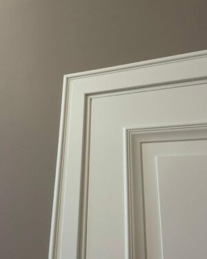 Porta kit pronto especial com apliques de moldura e almofadas - Imagem 6