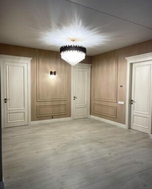 Porta kit pronto especial com apliques de molduras e almofadas