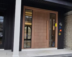 Porta pivotante em ACM Wood Carvalho Mel com portal duplo lateral - Imagem 2