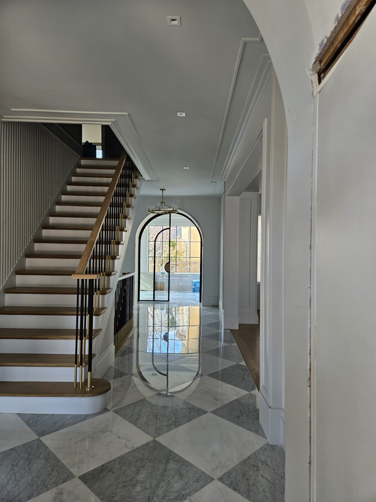 Porta em ACM com sistema de abertura dupla modelo em arco - Imagem 2