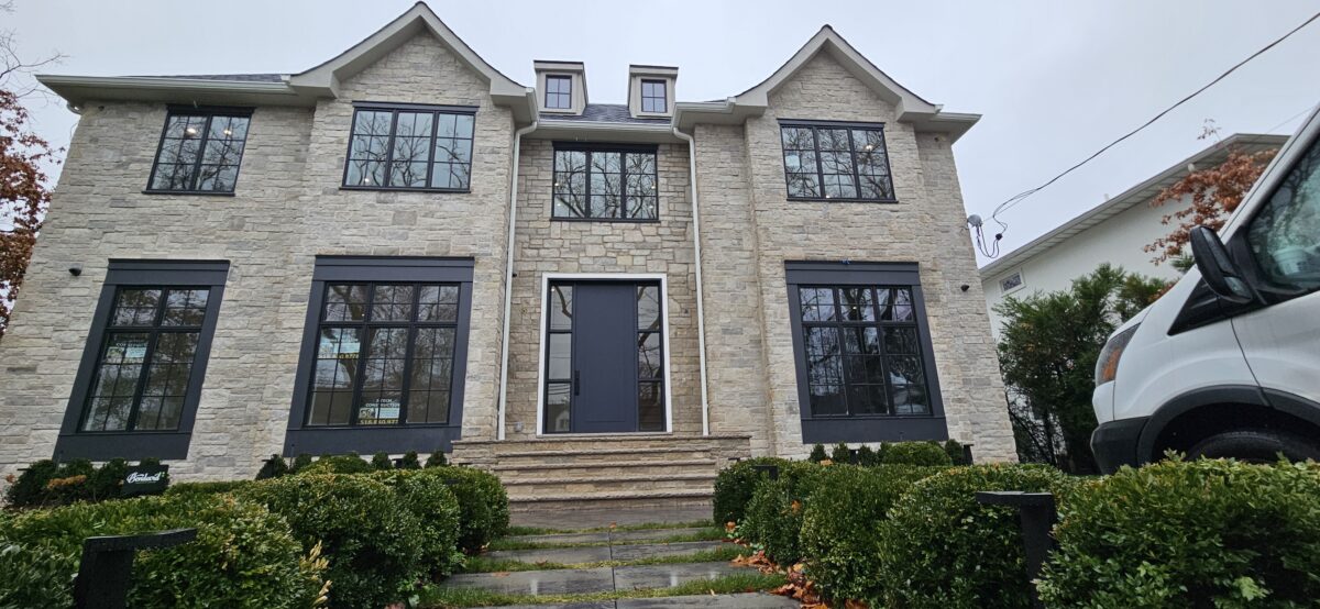 170 Porta pivotante em ACM Anthracite Grey com portais duplo lateral - Imagem 5