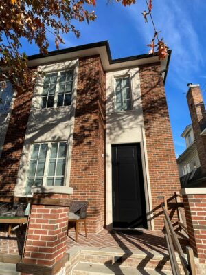 Porta pivotante em ACM preto fosco - Imagem 2