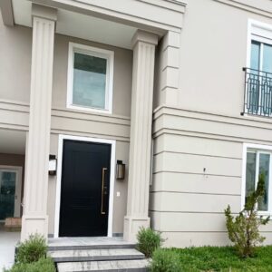 Porta pivotante em ACM preto fosco neoclássica - Imagem 6