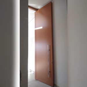 Porta pivotante em ACM Bronze - Imagem 3