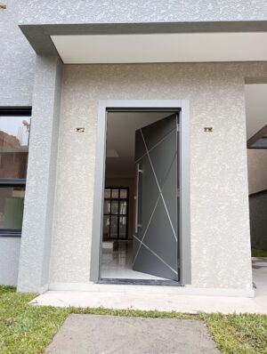 Porta em ACM modelo BBB com frisos cromados - Imagem 2