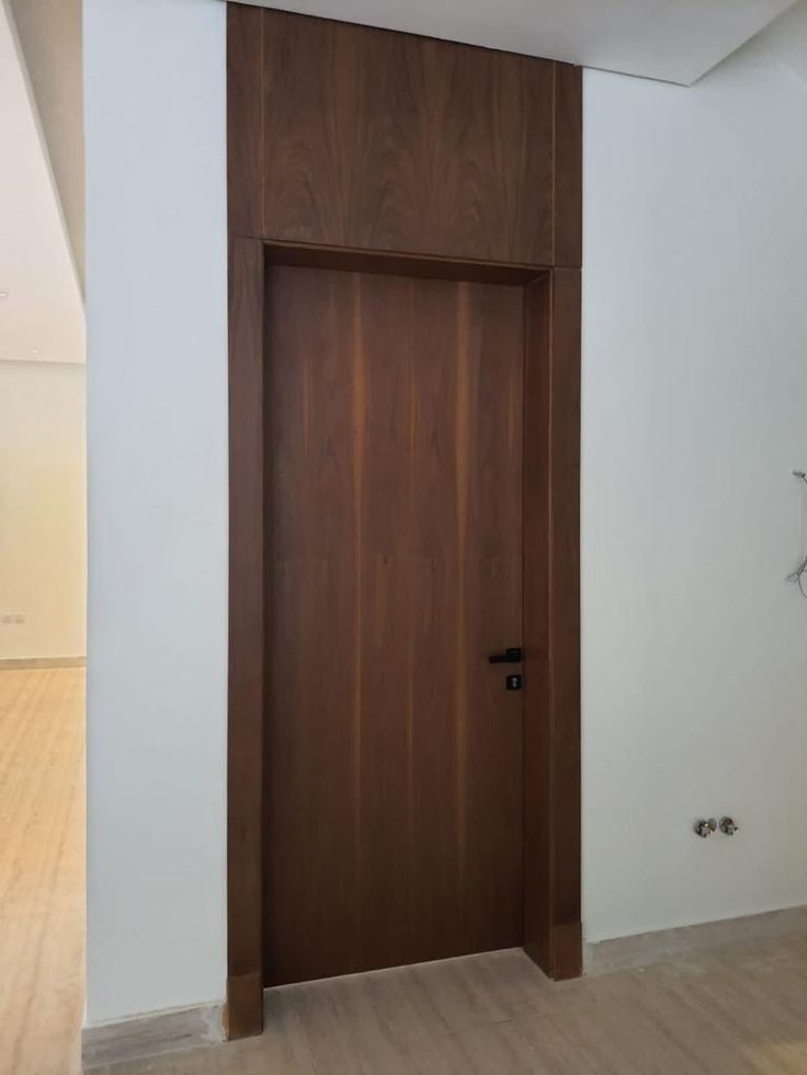 bc114ce4559970642587ff3f7b2737c5 Porta kit pronto especial em lâmina natural com bandeira fixa superior - Imagem 1