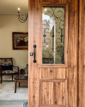 Porta com sistema de abertura dupla com grade de ferro - Imagem 4