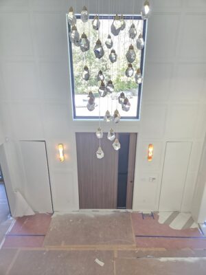 Porta pivotante em ACM com puxador cava especial - Imagem 4