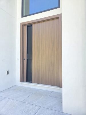 Porta pivotante em ACM com puxador cava especial - Imagem 3