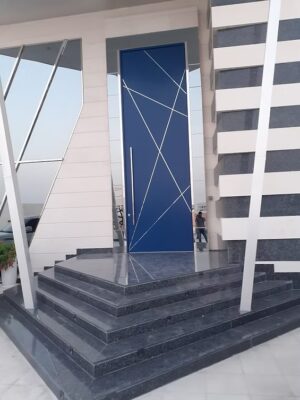 Porta pivotante em ACM modelo BBB - Imagem 2