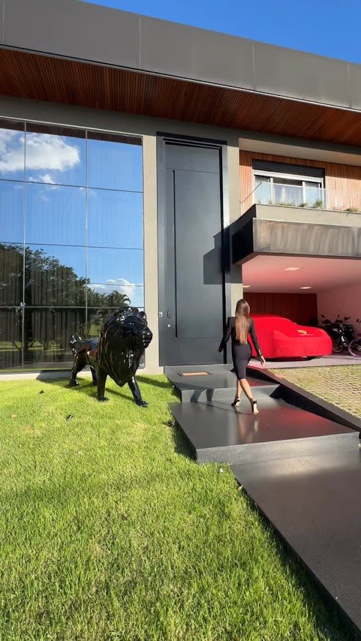 ig-e7f0a248c7036af8605e548779bd4c85270b0bb3 Porta pivotante em ACM com puxador cava - Imagem 1